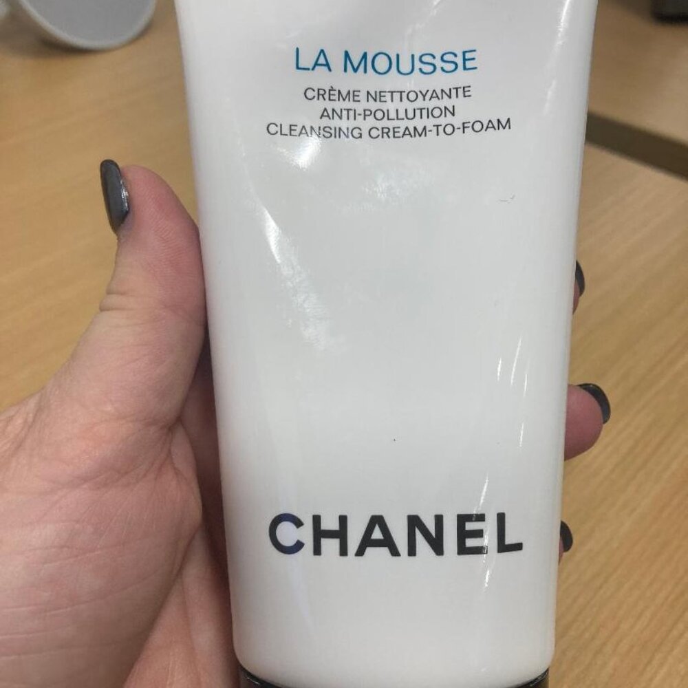 Chanel La Mousse Cleansing Cream to Foam
